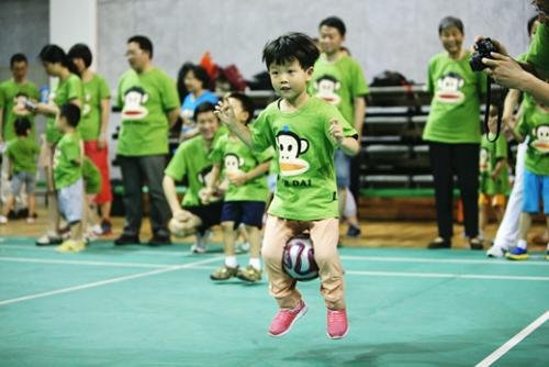 搞笑又活跃的亲子游戏