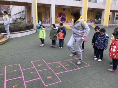 冬天室内经典的亲子游戏4岁