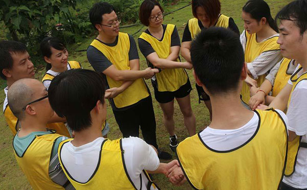 拓展训练游戏「解手链」最新游戏规则技巧